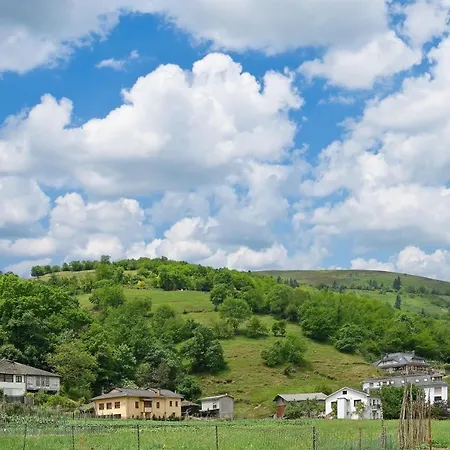 Puente Del Narcea Apartment